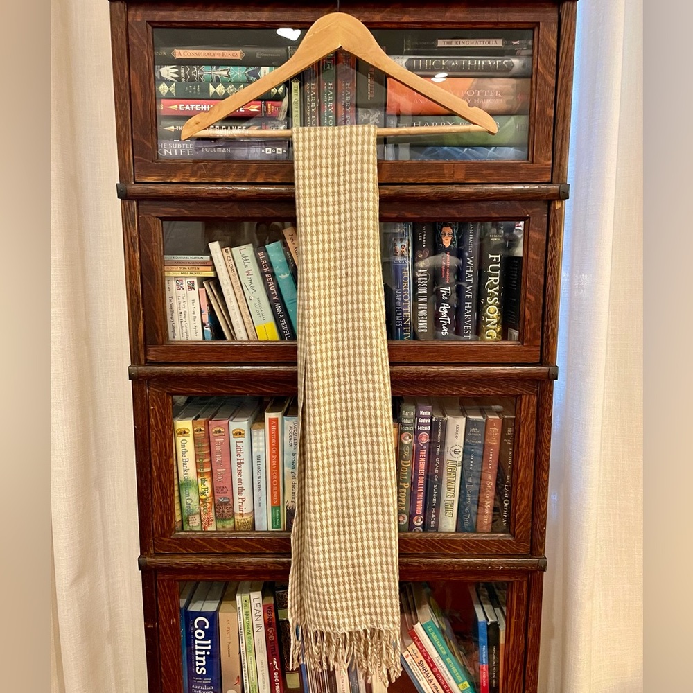 Tan & Cream Houndstooth Scarf 🧣